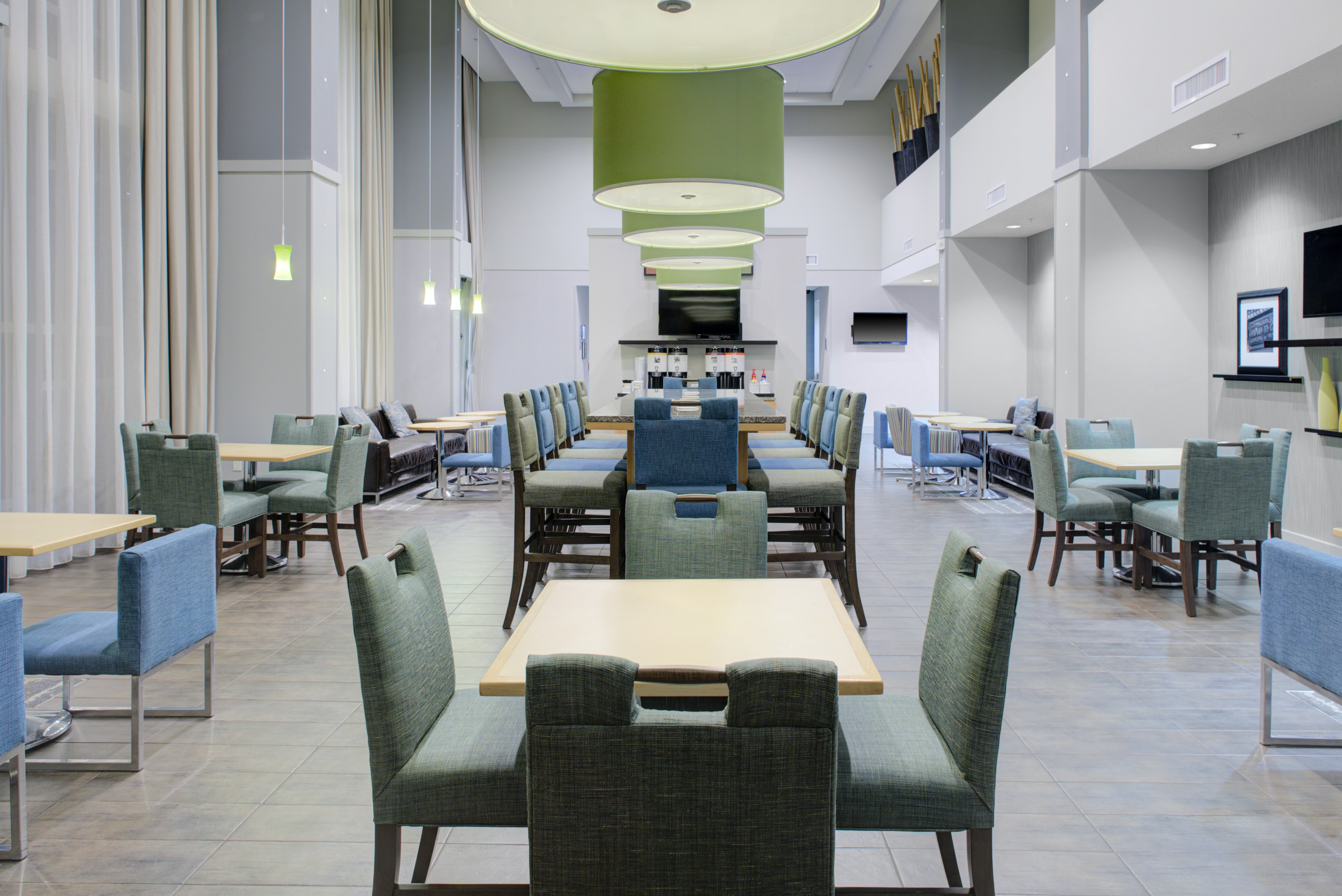 Hampton Inn and Suites Sarasota/Bradenton-Airport 41/68