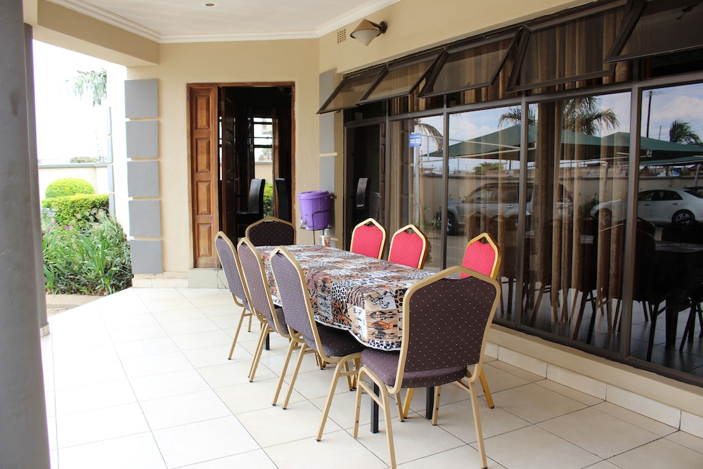Four Pillars Lodge 19/25