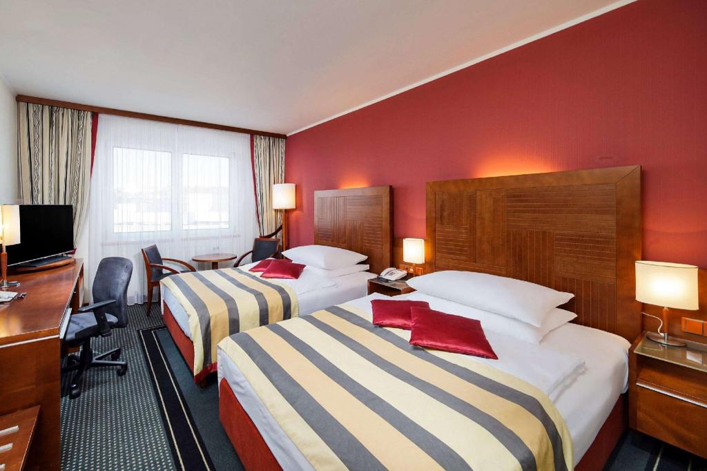 Upgrade, 2 Double Beds
