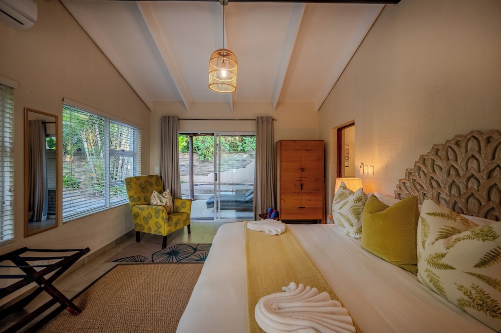 Bushbaby Valley Lodge 11/42