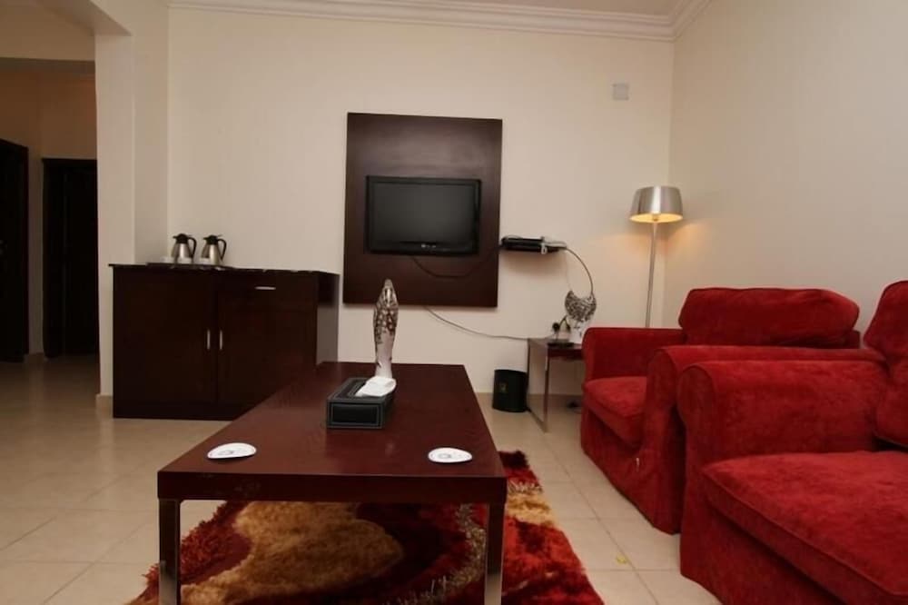 رؤوم إن المجمعة(Raoum Inn Serviced Apartments Majmma) 37/41