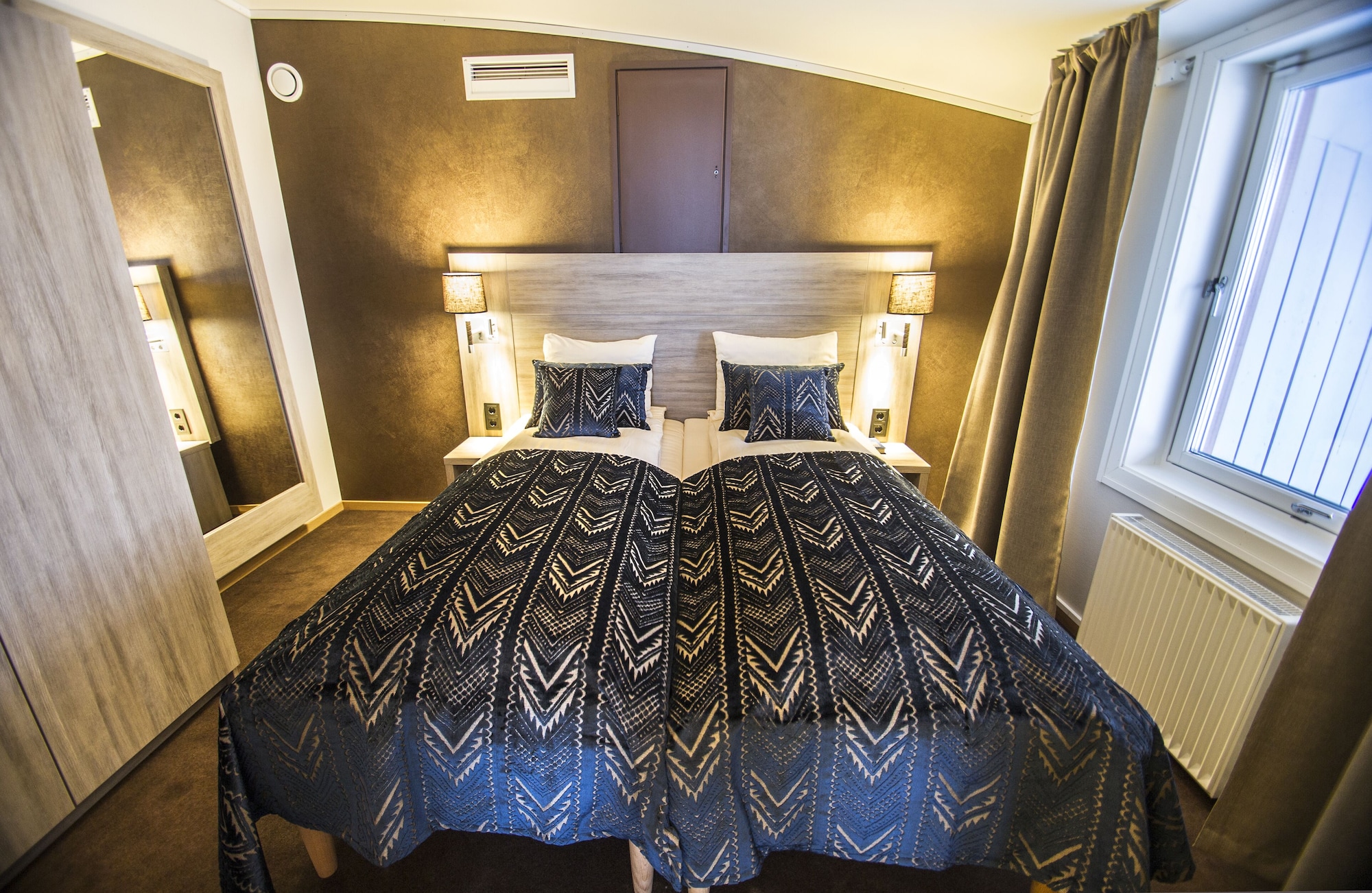 1 Bedroom, Suite, Double Bed, Radisson Blu Polar Spitsbergen 3/9