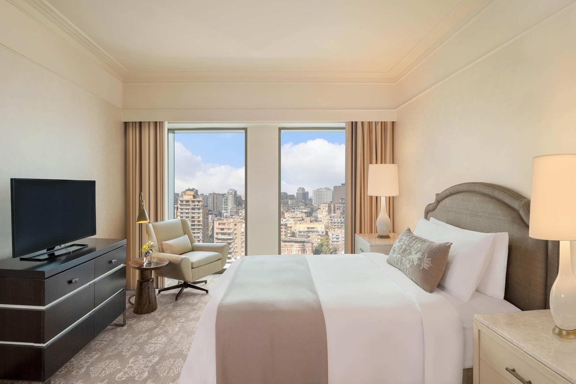 2 Bedrooms, Sky, Apartment