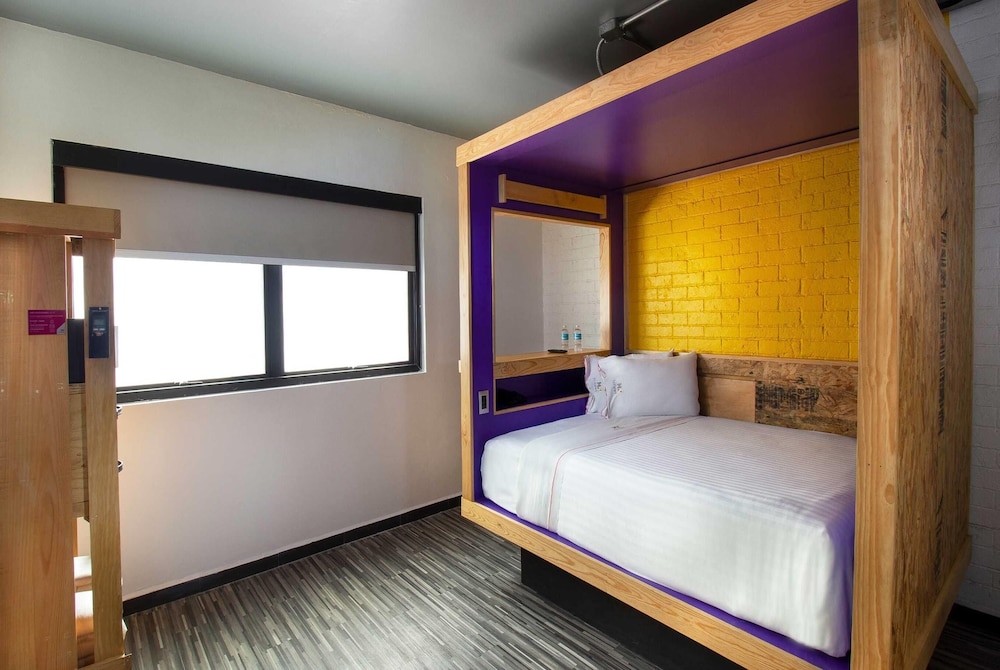 SUITE, 2 QUEEN BEDS