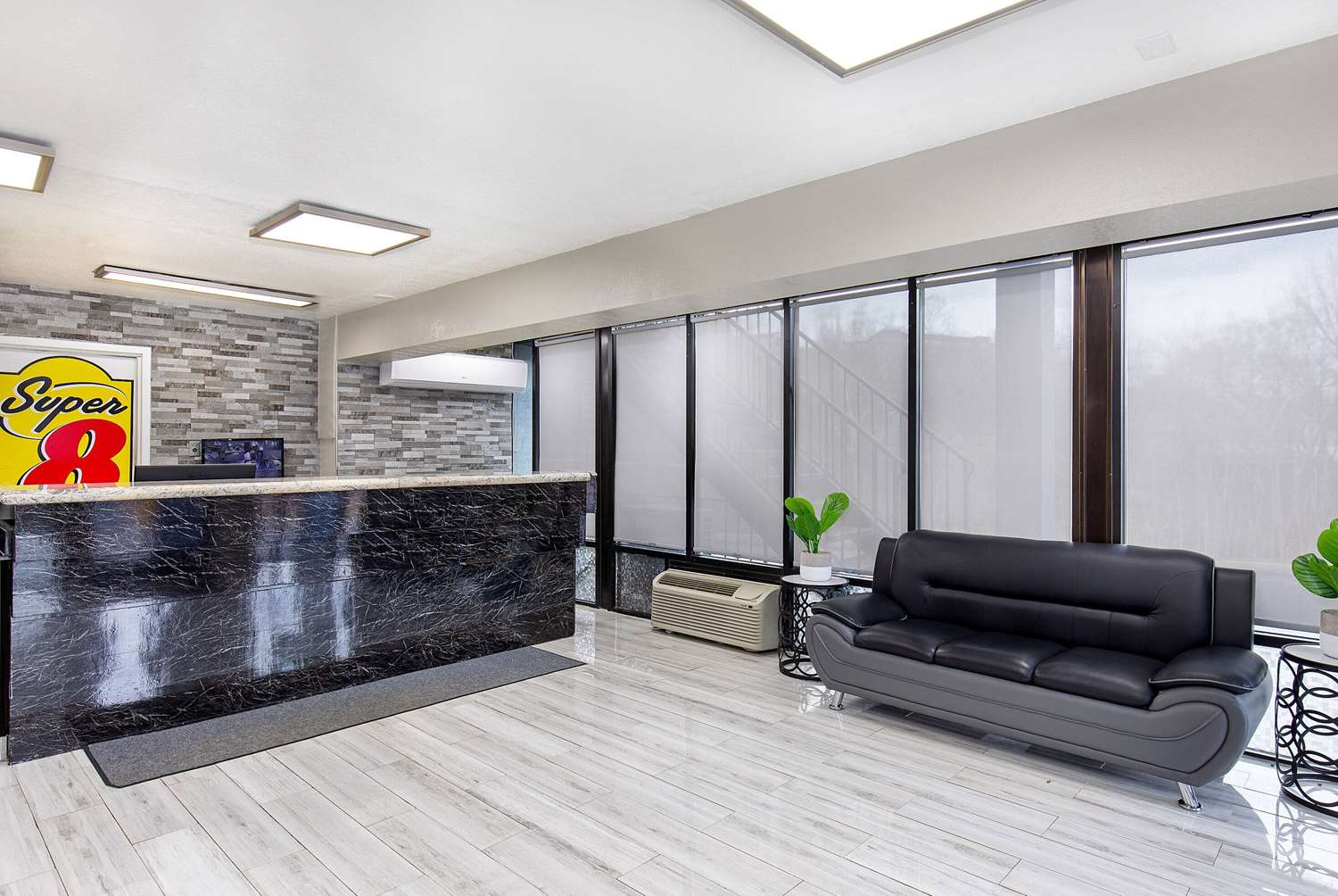 Super 8 by Wyndham Nashville West 8/41