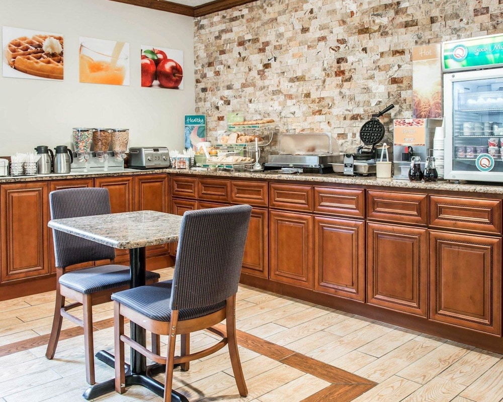 Quality Inn Southfield - Detroit 30/39