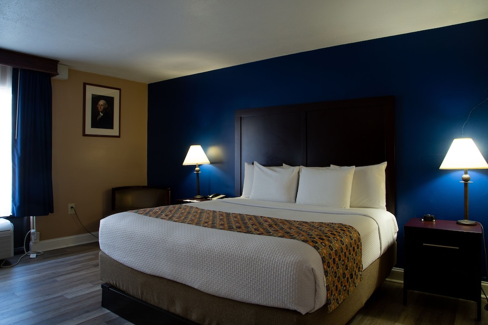 Hotel Pentagon 8/20