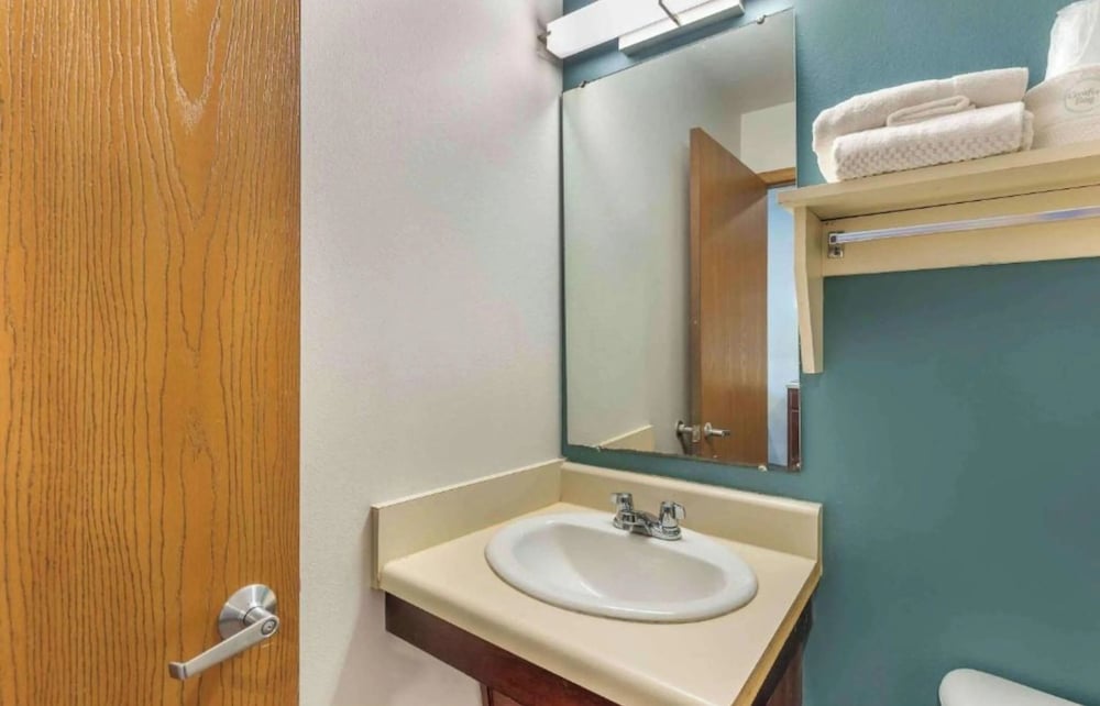 Studio 6 Extended Stay Little Rock Southwest AR 48/50