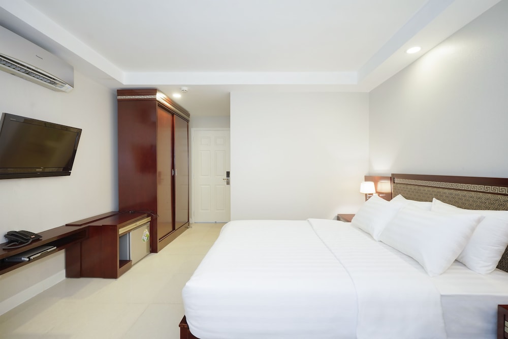 DELUXE, DOUBLE BED