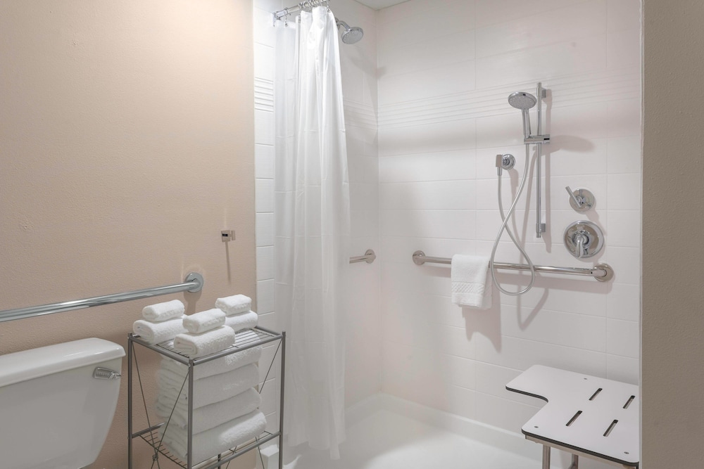 Towneplace Suites By Marriott San Antonio Westover Hills 8/26