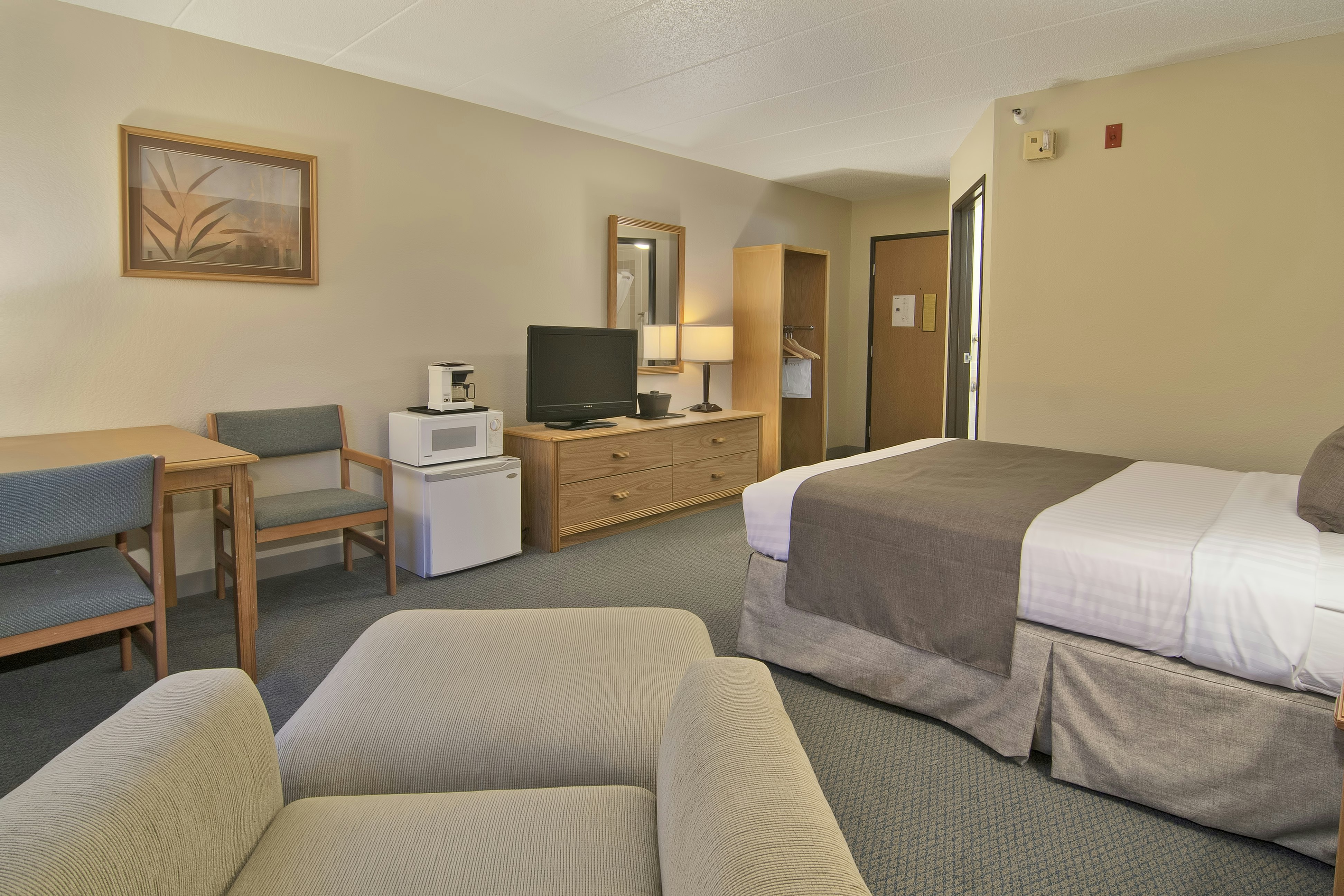 Boarders Inn Suites Faribault Mn 67/80