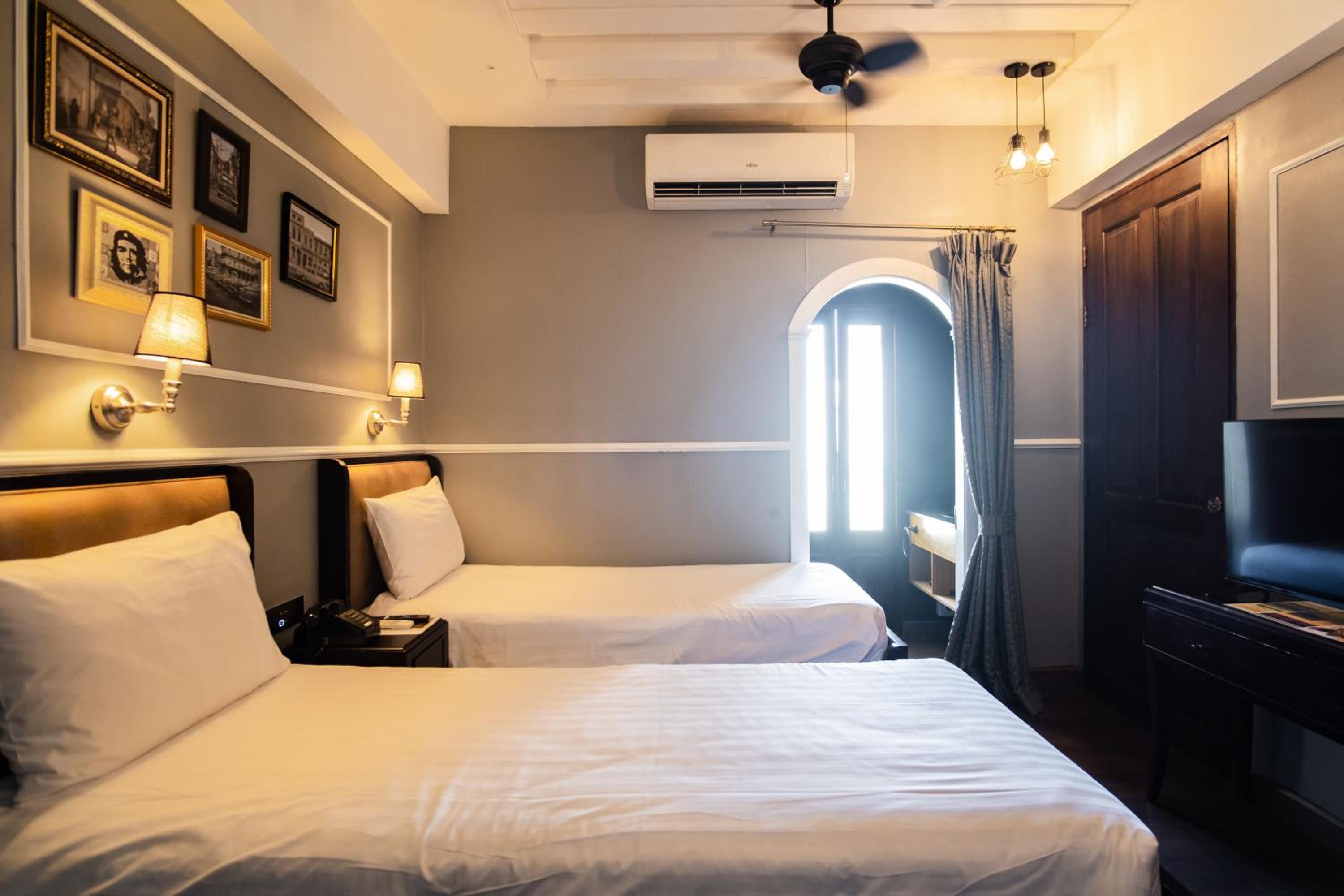 Havana, Retreat, Twin Beds, Balcony