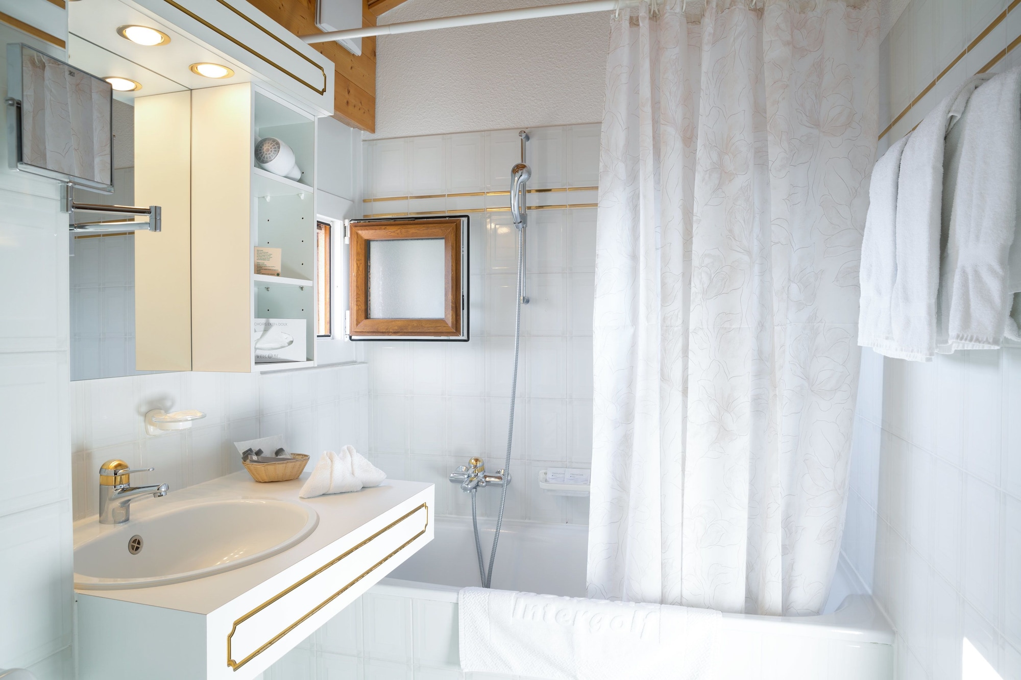 Executive, Triple, Double and Twin Beds, Mountain View, Balcony, Helvetia Intergolf Hotel And Aparthotel 3/3