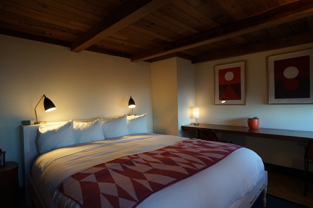 Ocean, Suite, King Bed