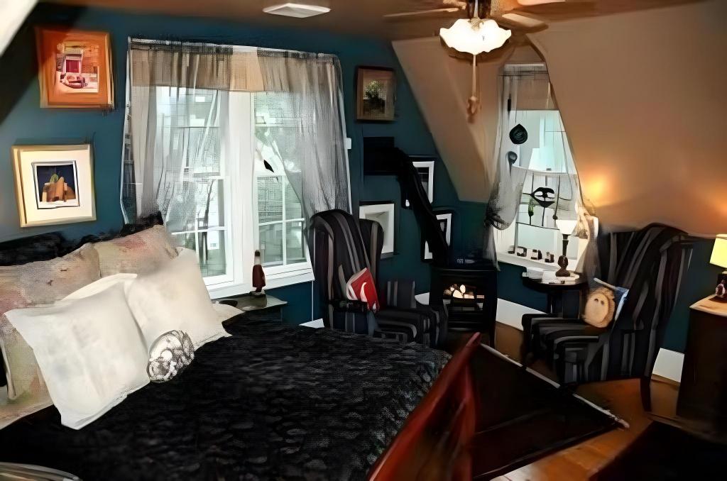 Red Elephant Inn Bed and Breakfast 30/49
