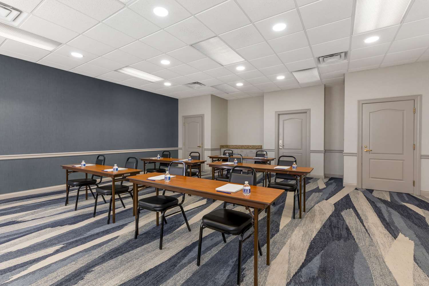 Comfort Inn & Suites Cuyahoga Falls - Akron 9/13
