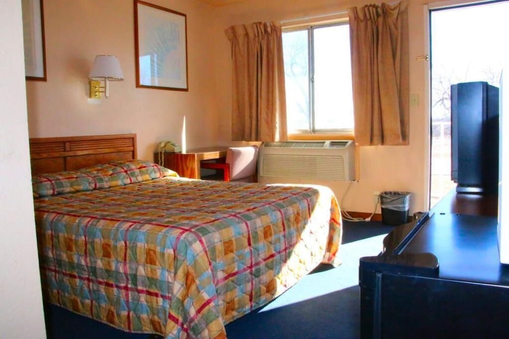 OYO Travellers Inn 7/39