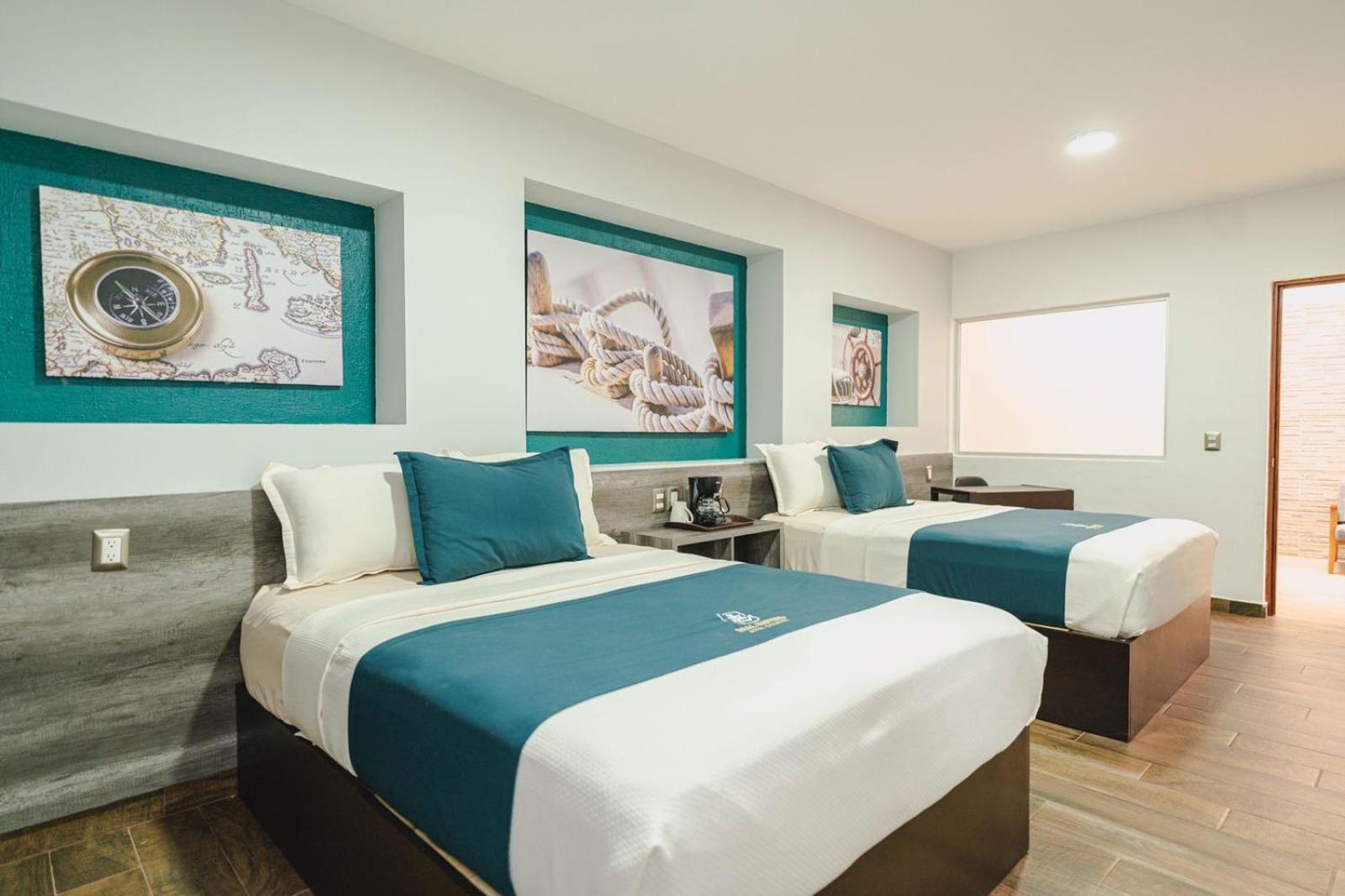 Deluxe, 2 Queen Beds