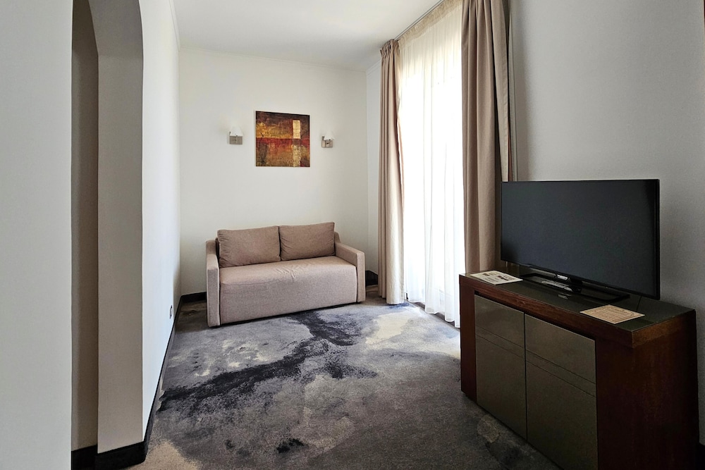 Iaki Hotel 33/50