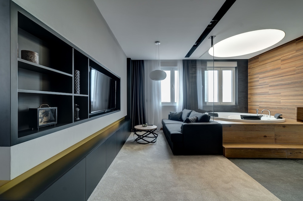 Black Pearl Luxury Suites 32/44