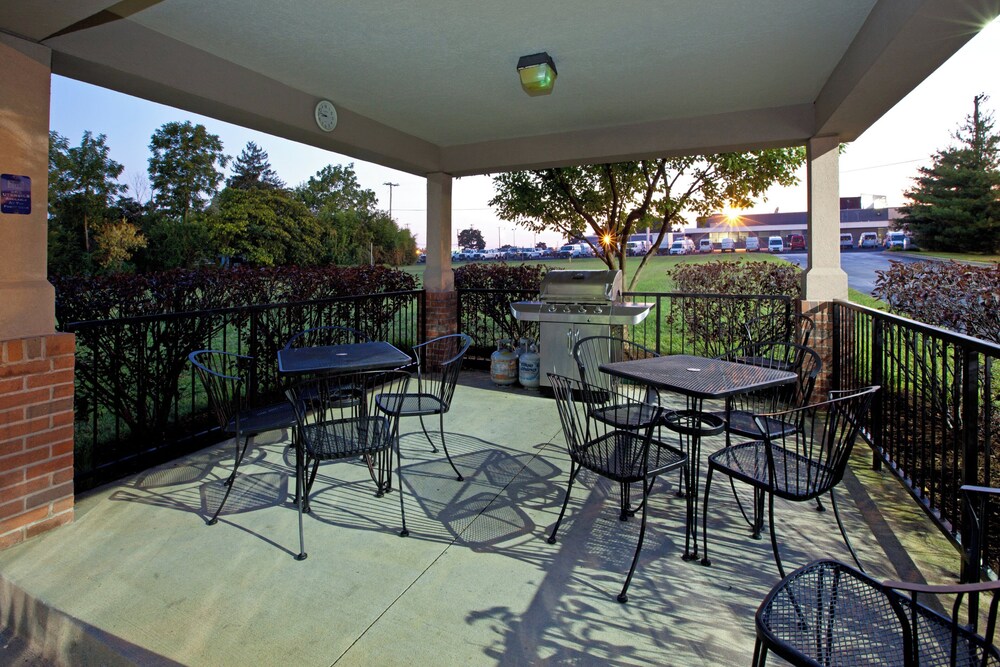 Candlewood Suites Louisville Airport, an IHG Hotel 24/39