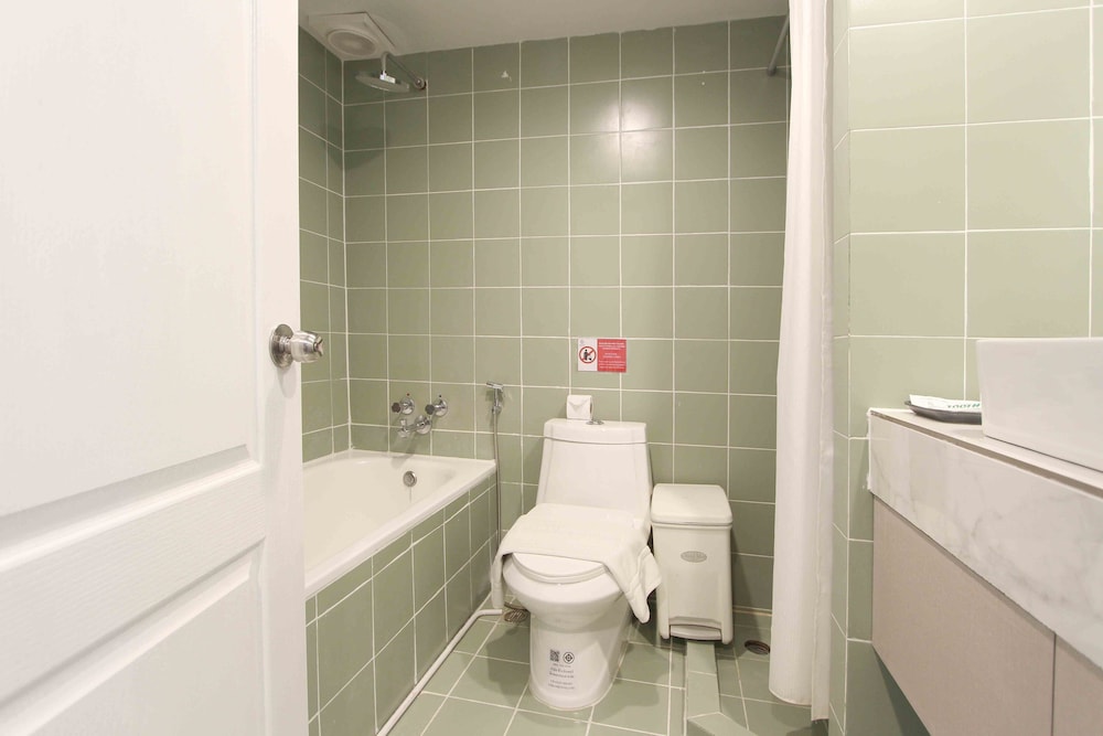 Pooh Beach Resort and Spa 55/57