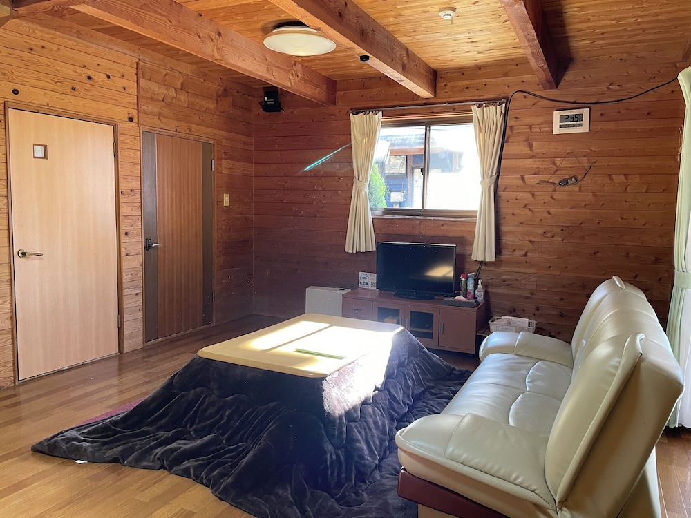 Kurasako Onsen Sakura 15/50