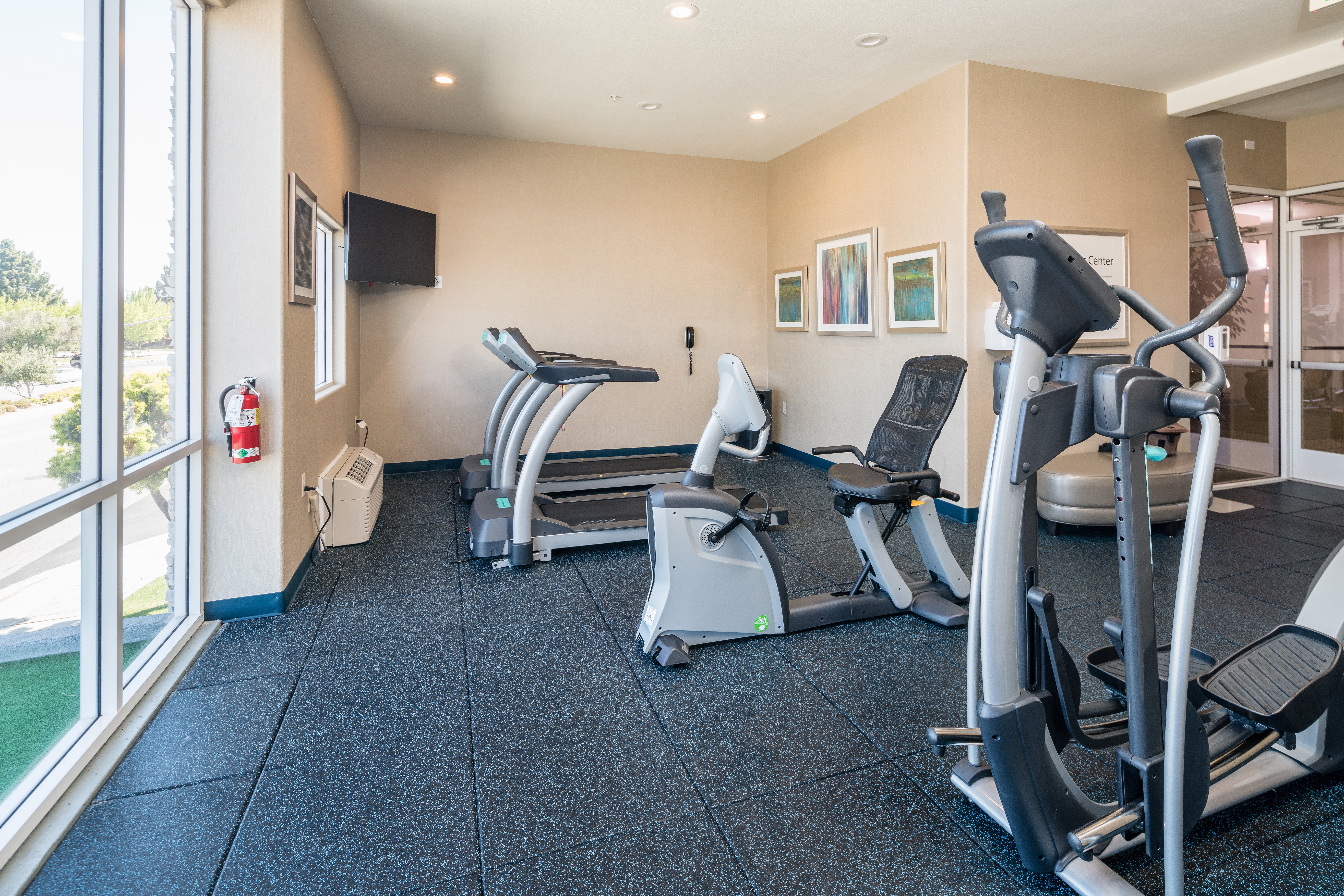 Holiday Inn Express Hotel Suites Santa Clara 40/58
