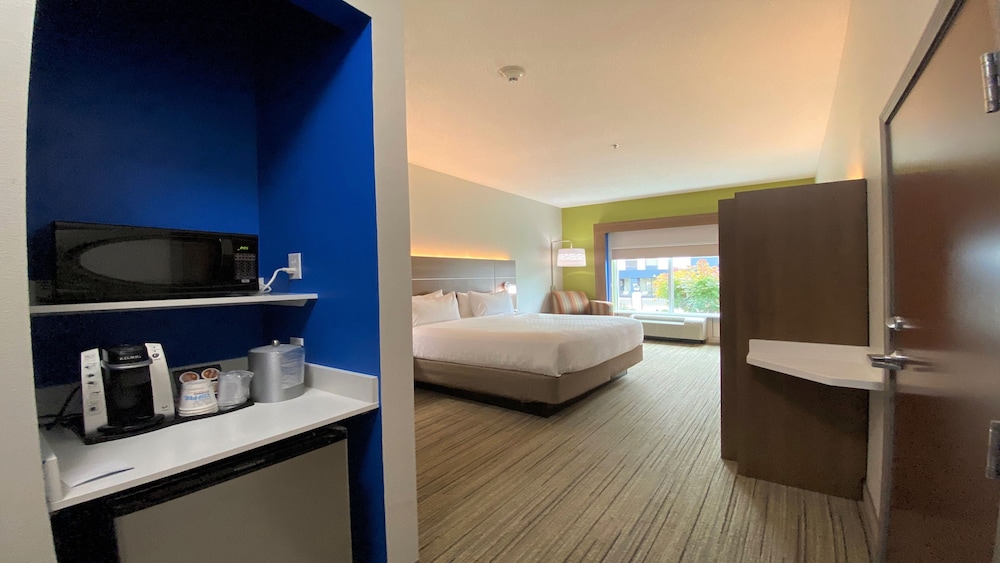 Holiday Inn Express Suites Somerset Central 17/76