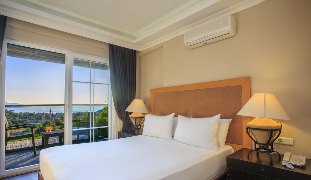Manaspark Deluxe Hotel 18/50