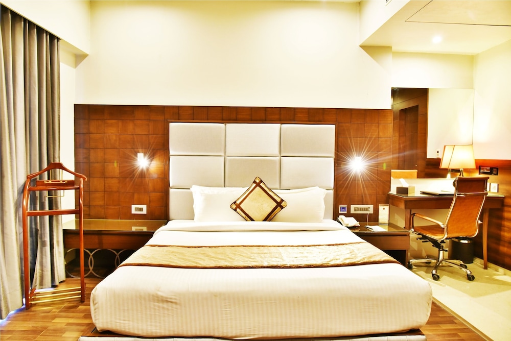 Hotel Sawera Grand 9/46
