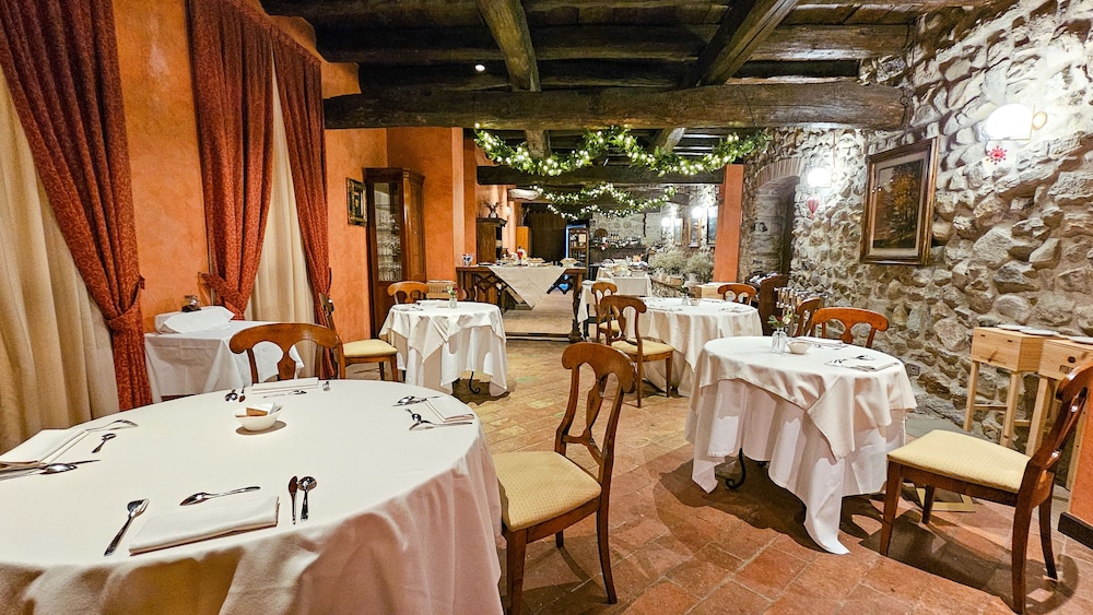 Hotel Castello Di Casiglio 61/79