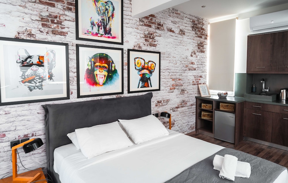 Athens Version Luxury Suites 32/70