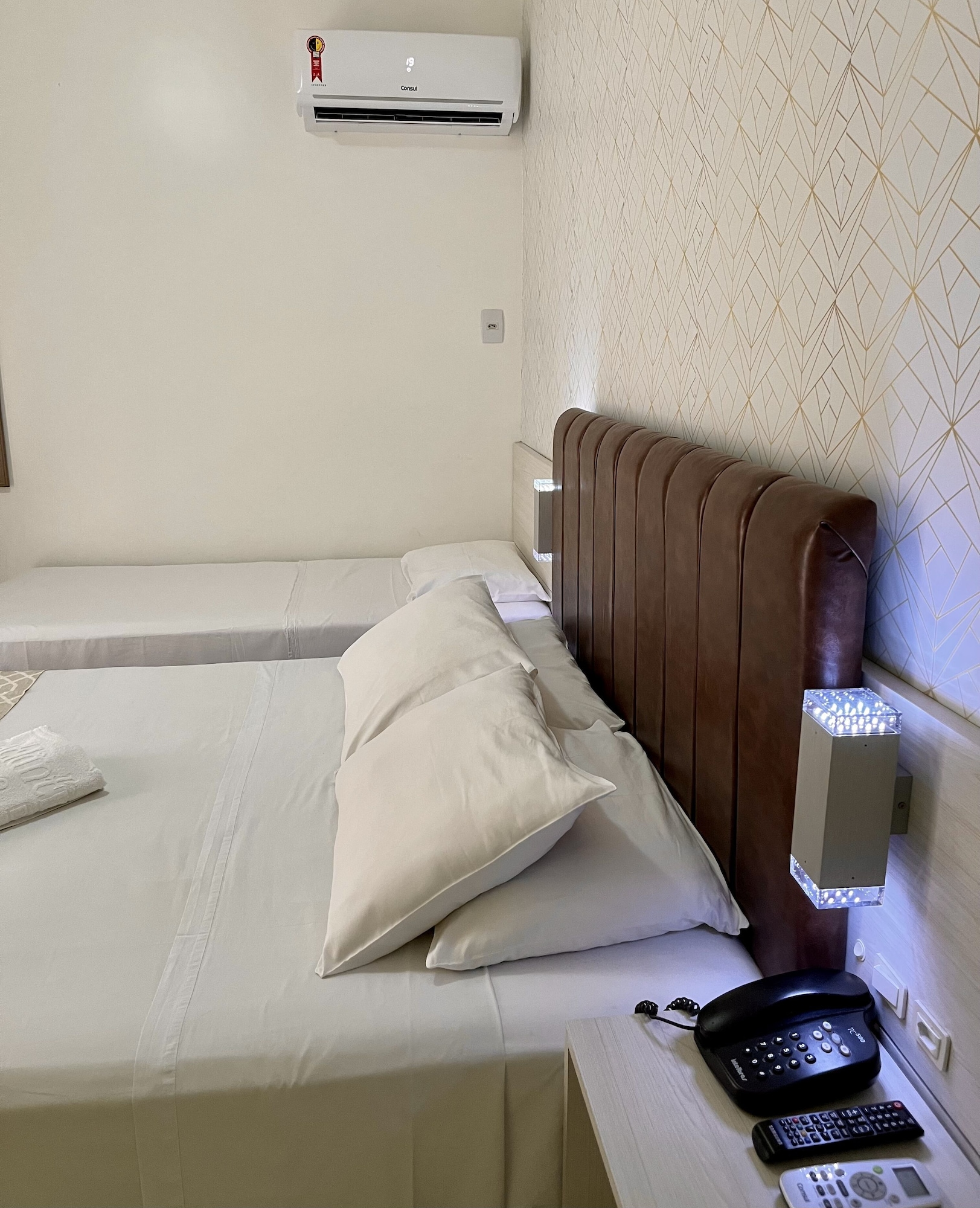 غرفة كومفورت بسرير كوين وسرير فردي وسرير كوين، Pousada Villa Atlantica 4/8