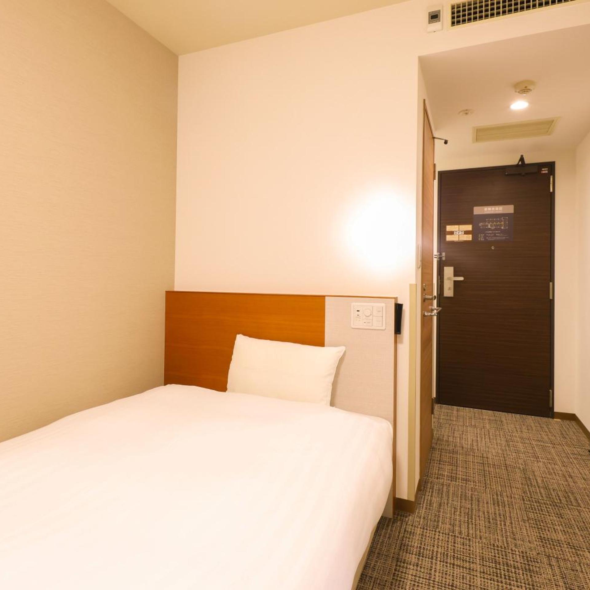 Economy, Single, Shared Bathroom