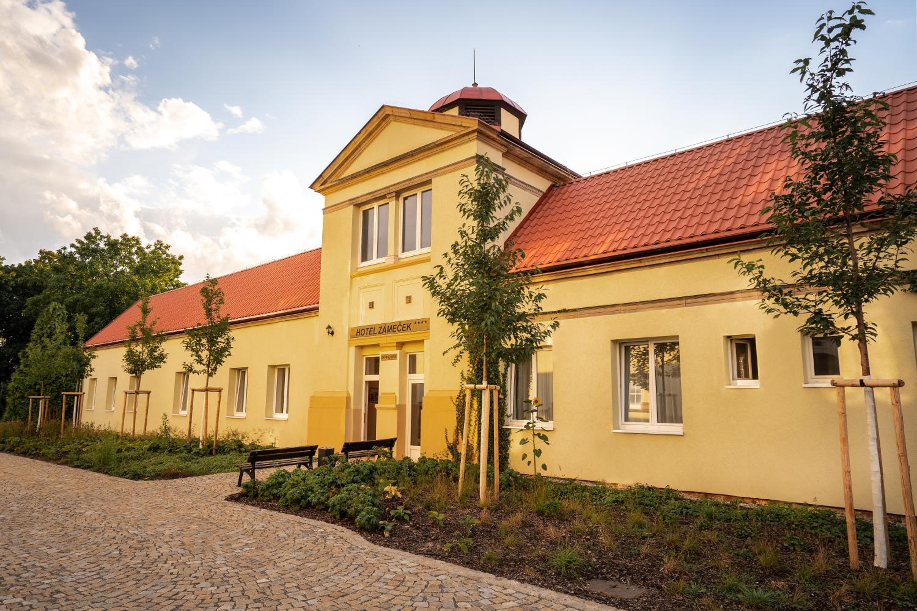 Zamecek Hotel 1/50