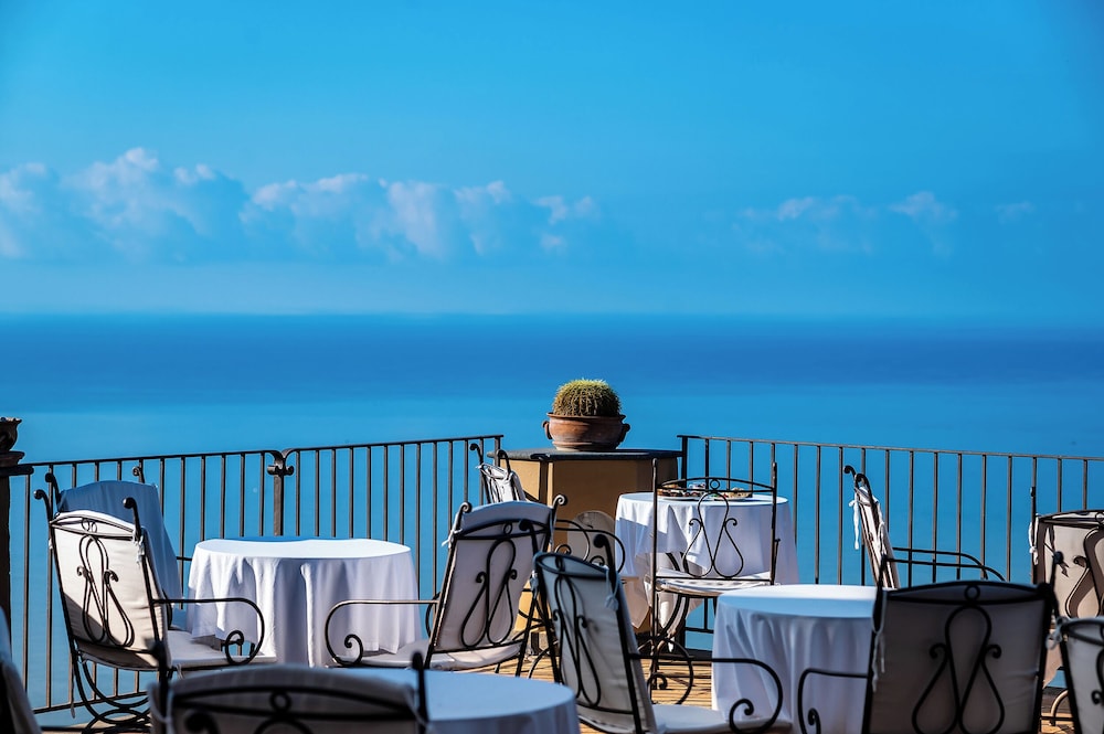 MARULIVO HOTEL 25/50