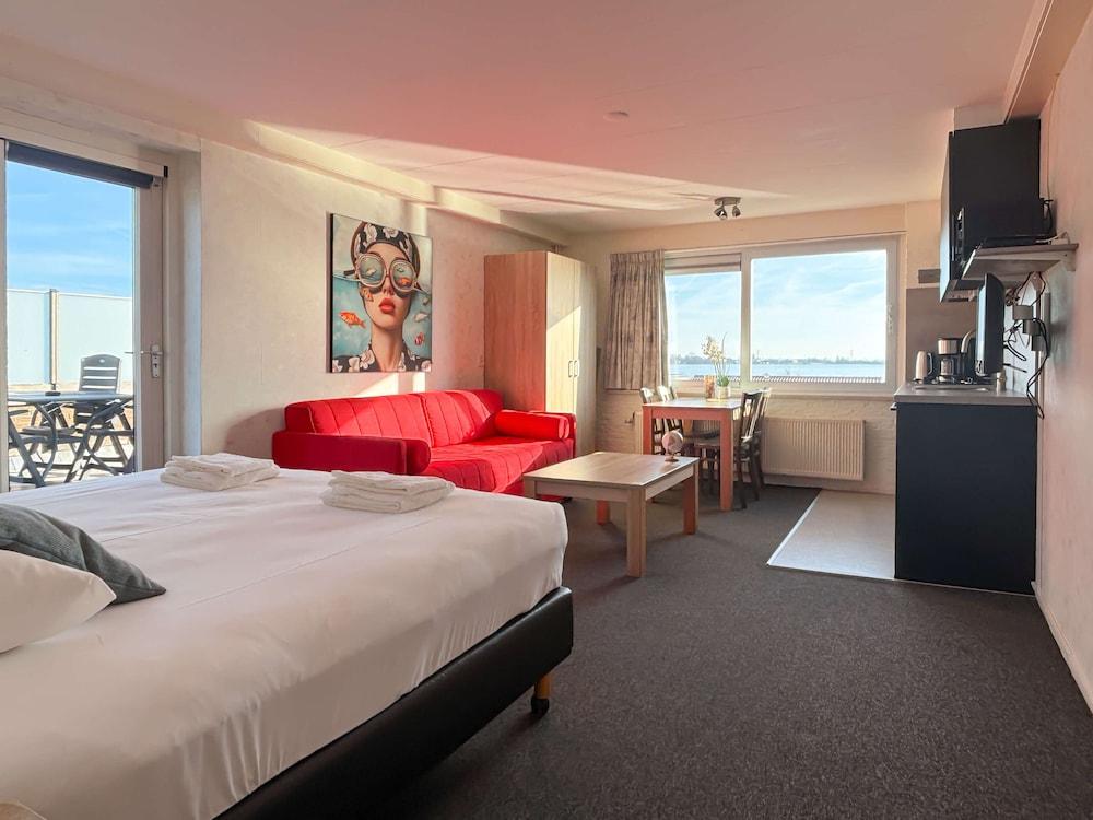 Comfort, Studio, Twin Beds, Lake Side