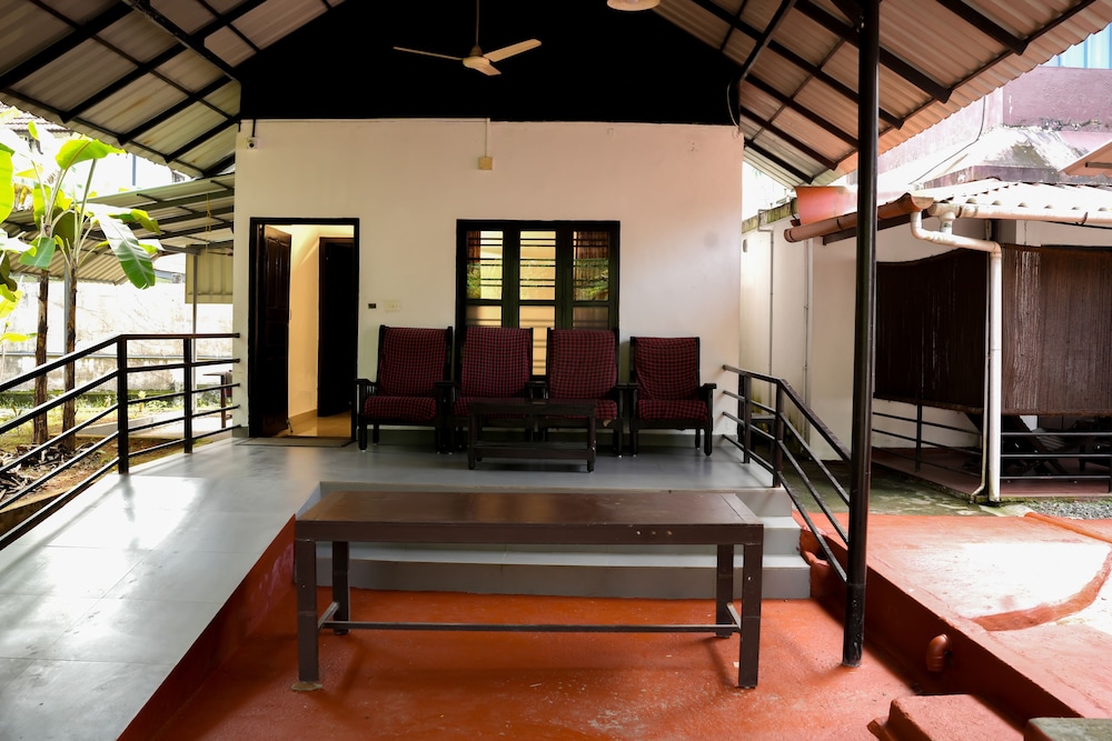 Illikkalam Lakeside Cottages 26/66