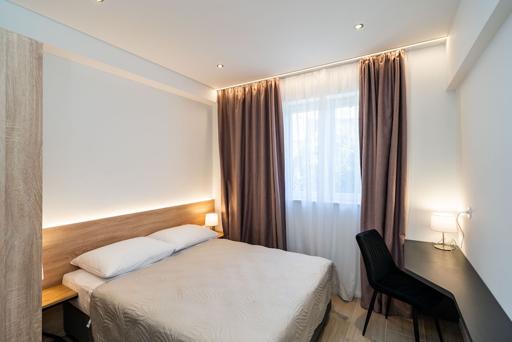 Bacan Serviced Apartments 22/64
