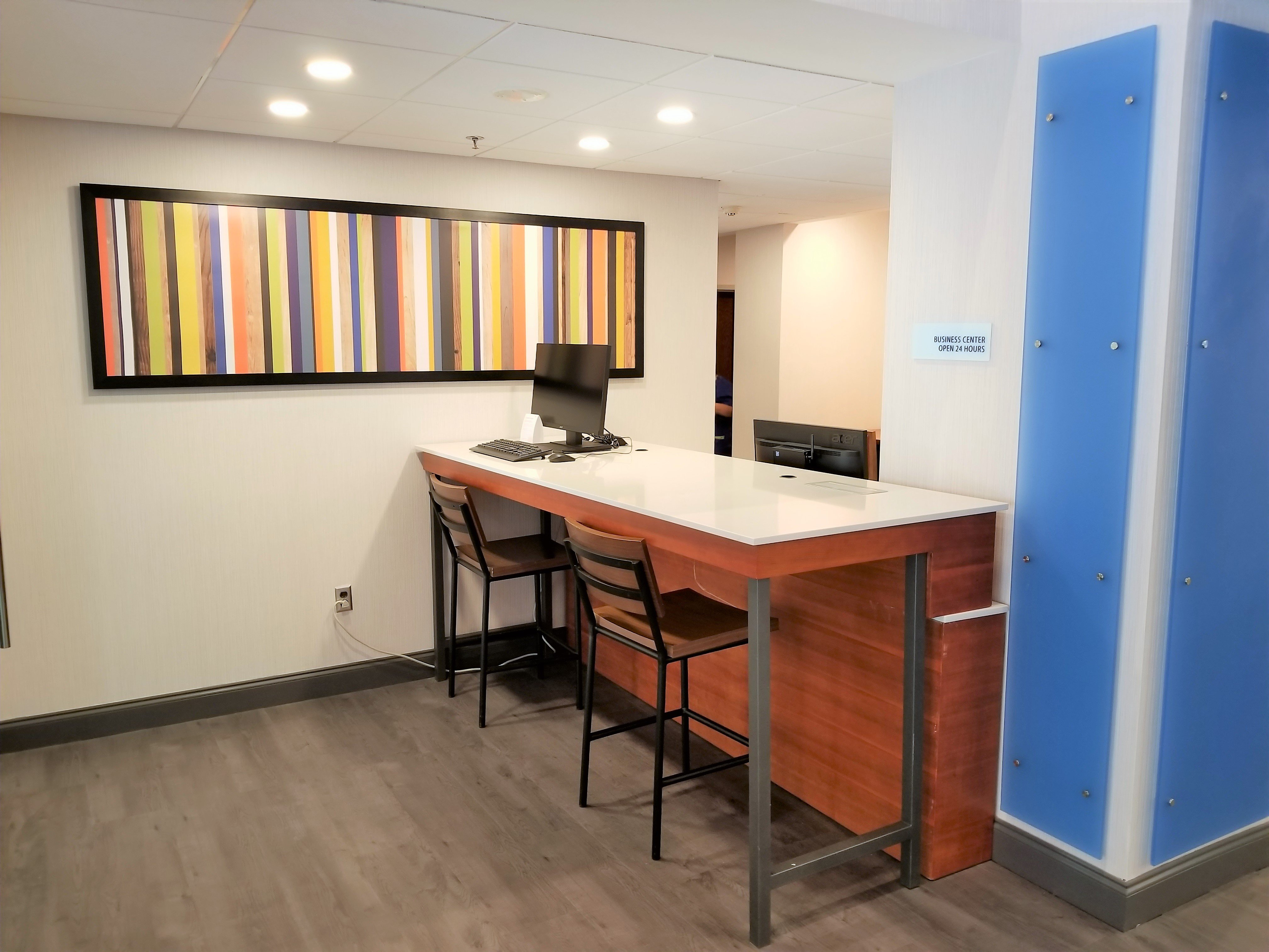 Holiday Inn Express Suites Columbia Two Notch 3/18