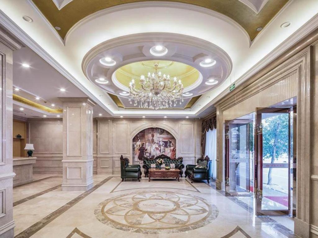 Vienna Hotel(Guangzhou North Railway Station Huaguoshan Subway Station Store) 10/45