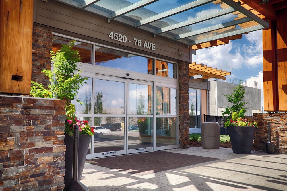 Radisson Hotel & Convention Center Edmonton 55/59