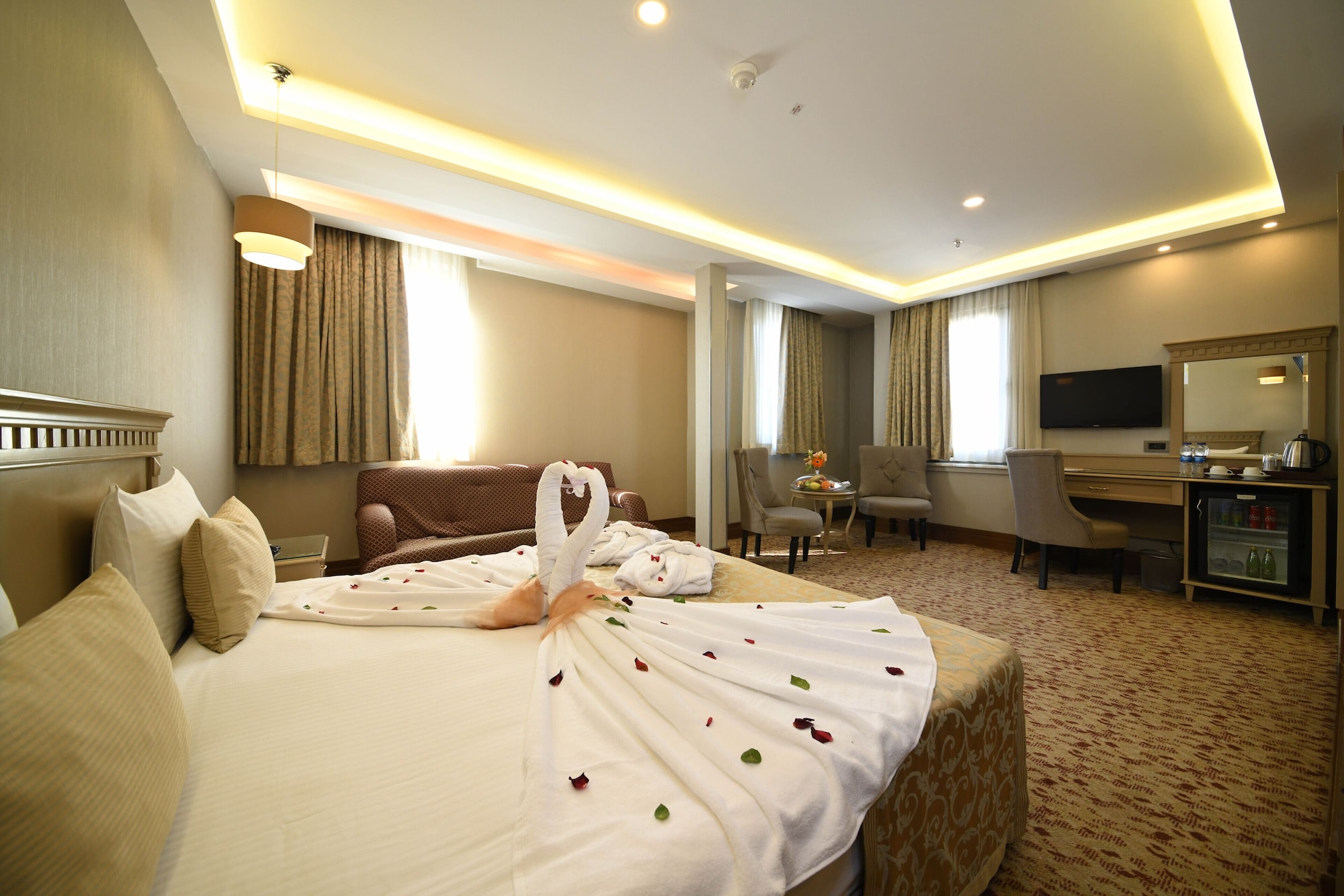 2 Bedrooms, Connecting, Family Suite, 1 Double and 3 Single Beds, Sea View