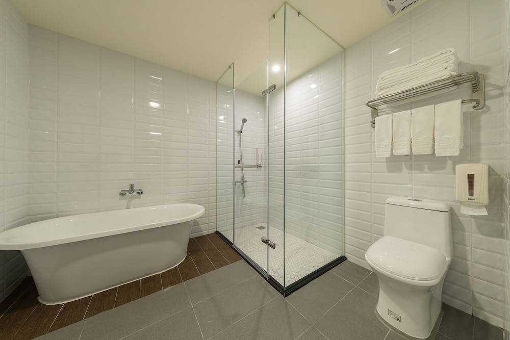 Skyone Hotel 68/72