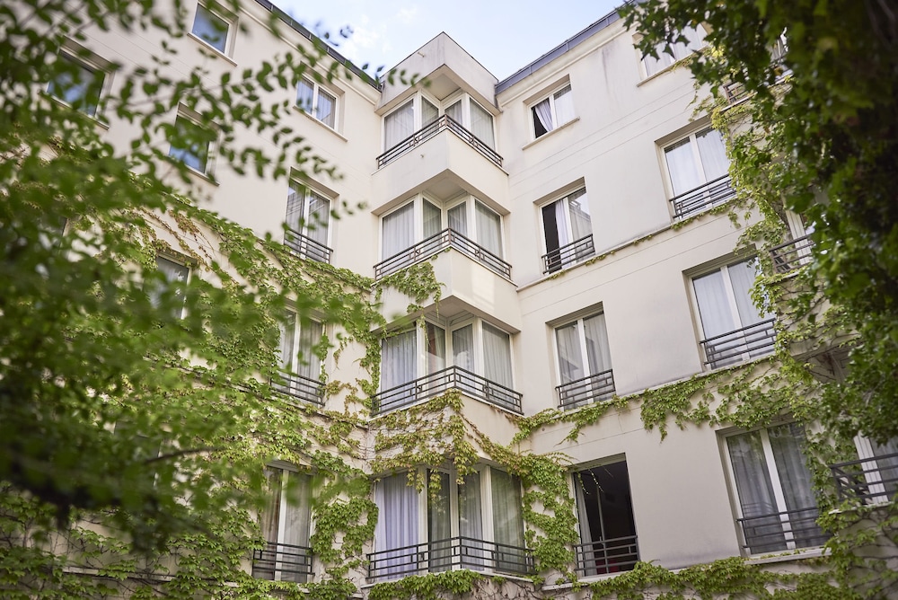 Villa Beaumarchais in PARIS