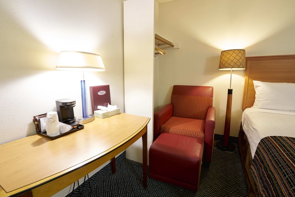Skyway Inn SeaTac 44/58