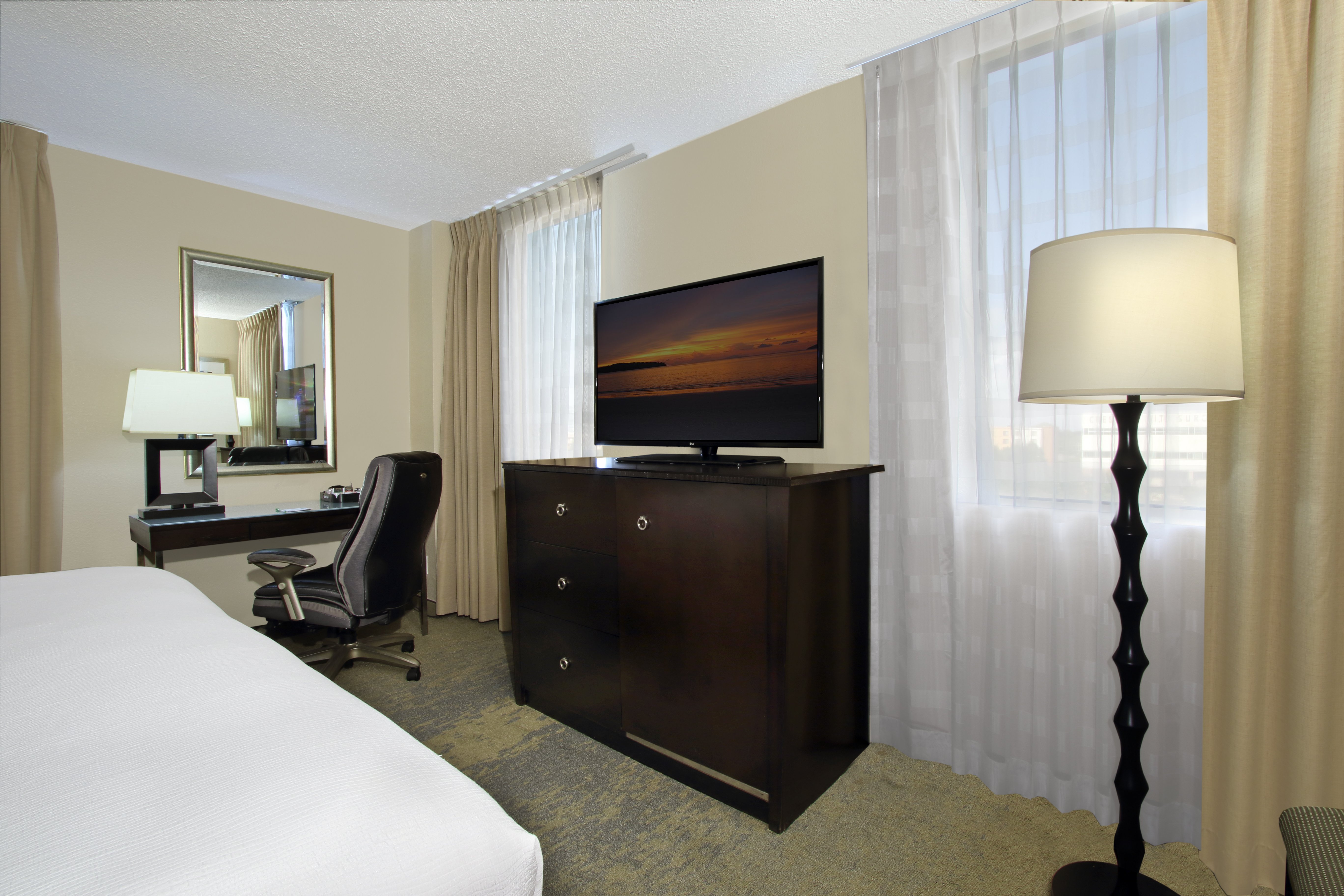 Holiday Inn Metairie New Orleans Airport 30/55