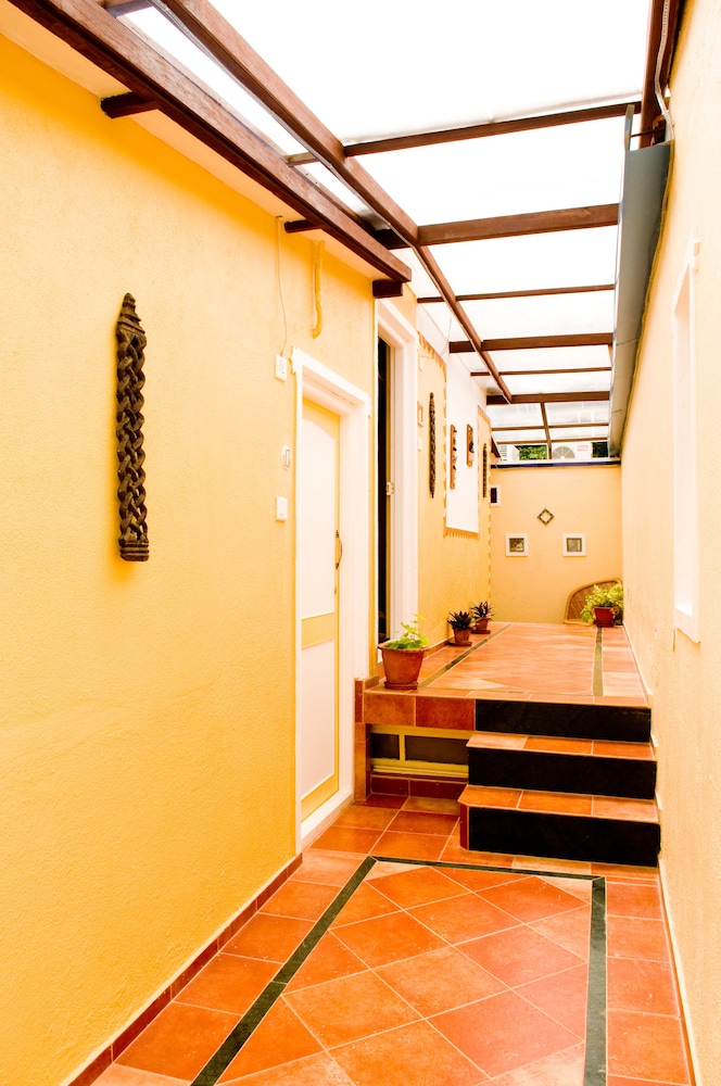 CASA COTTAGE 7/50