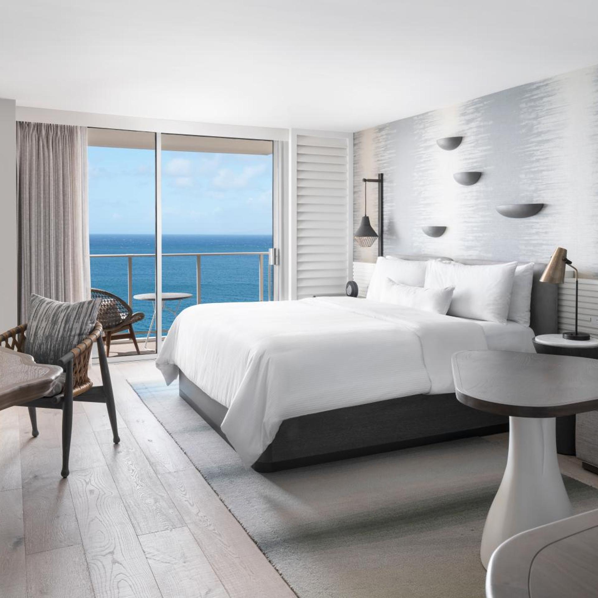 King Bed, Ocean Front, Balcony, Large
